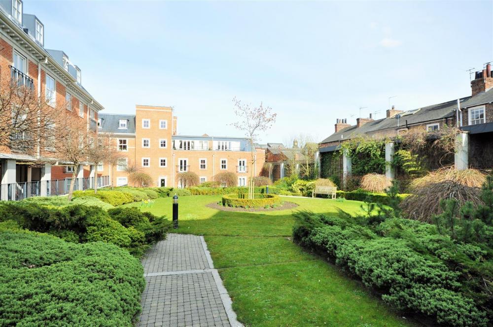 COMMUNAL GARDENS