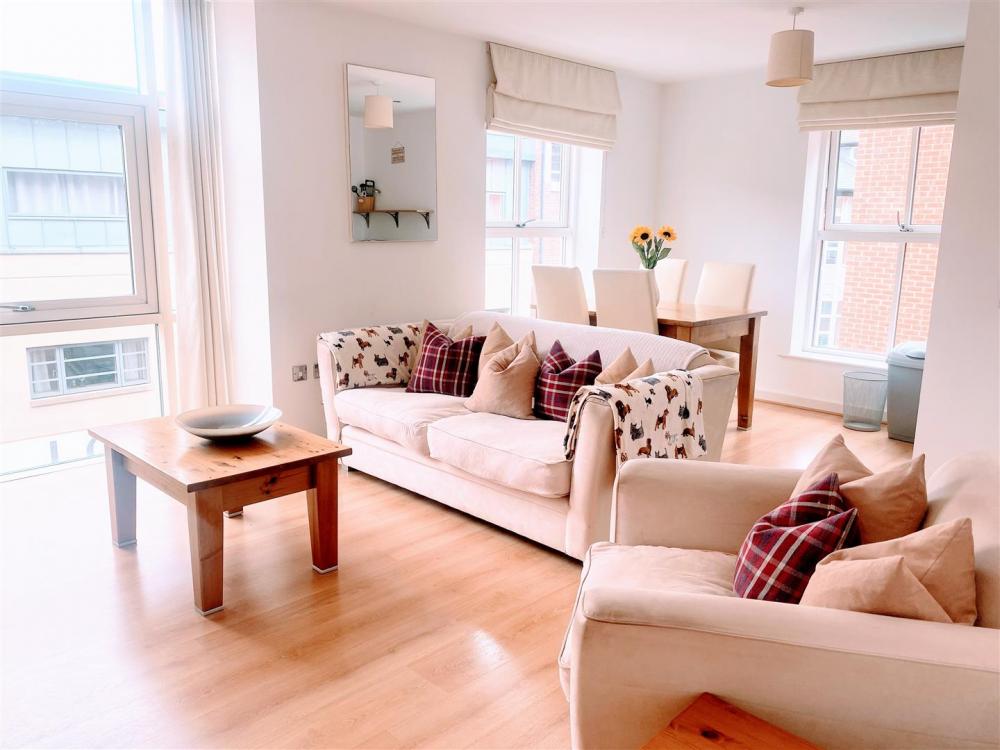 LIVING ROOM.jpeg