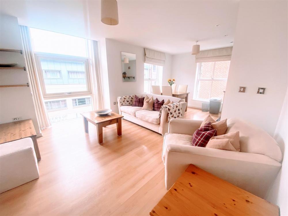LIVING ROOM 2.jpeg