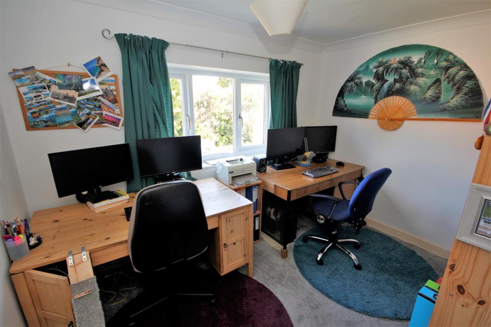 Bedroom 3/Office