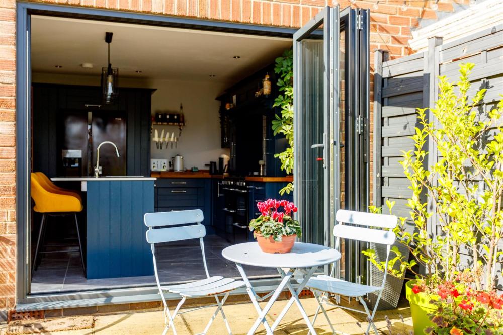 KITCHEN DINING