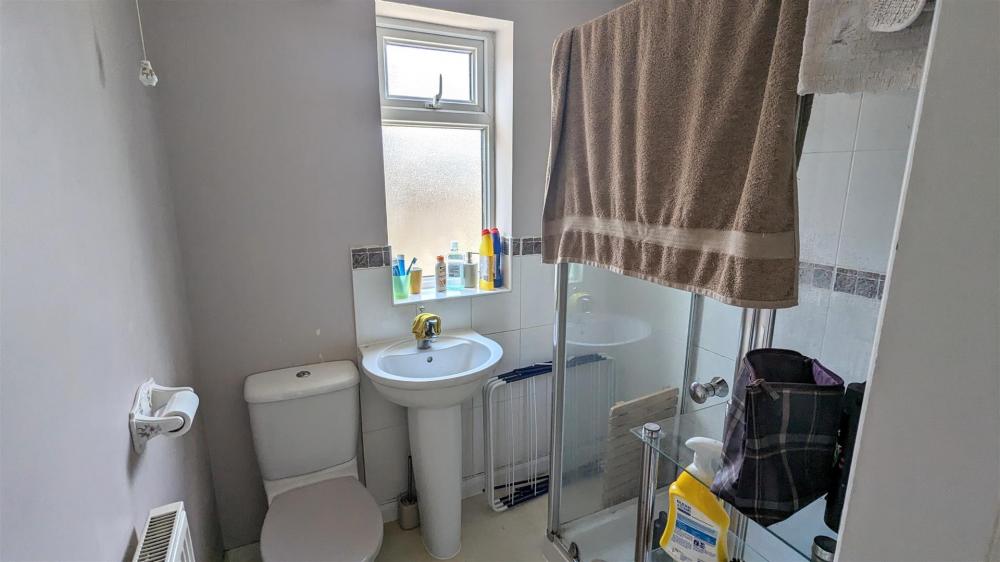 SHOWER ROOM