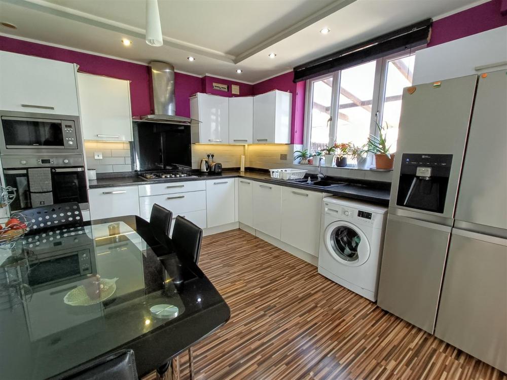 KITCHEN DINING
