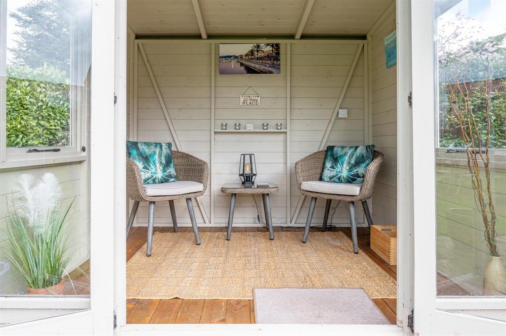 SUMMER HOUSE