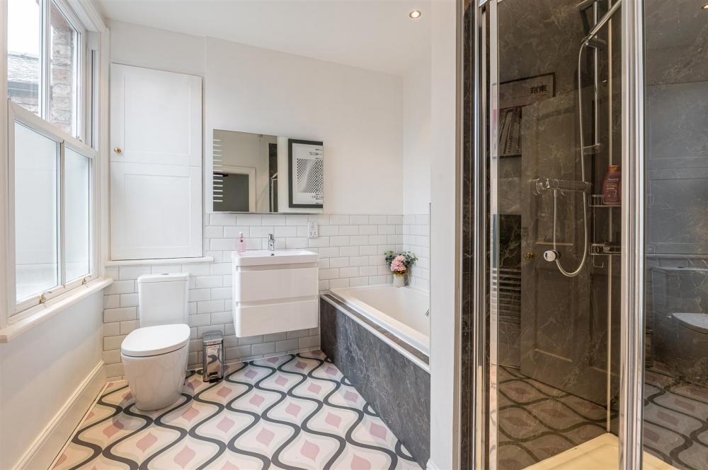 FAMILY BATHROOM