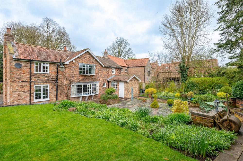 The Village Strensall York Yo32 5xa Estate Agent York