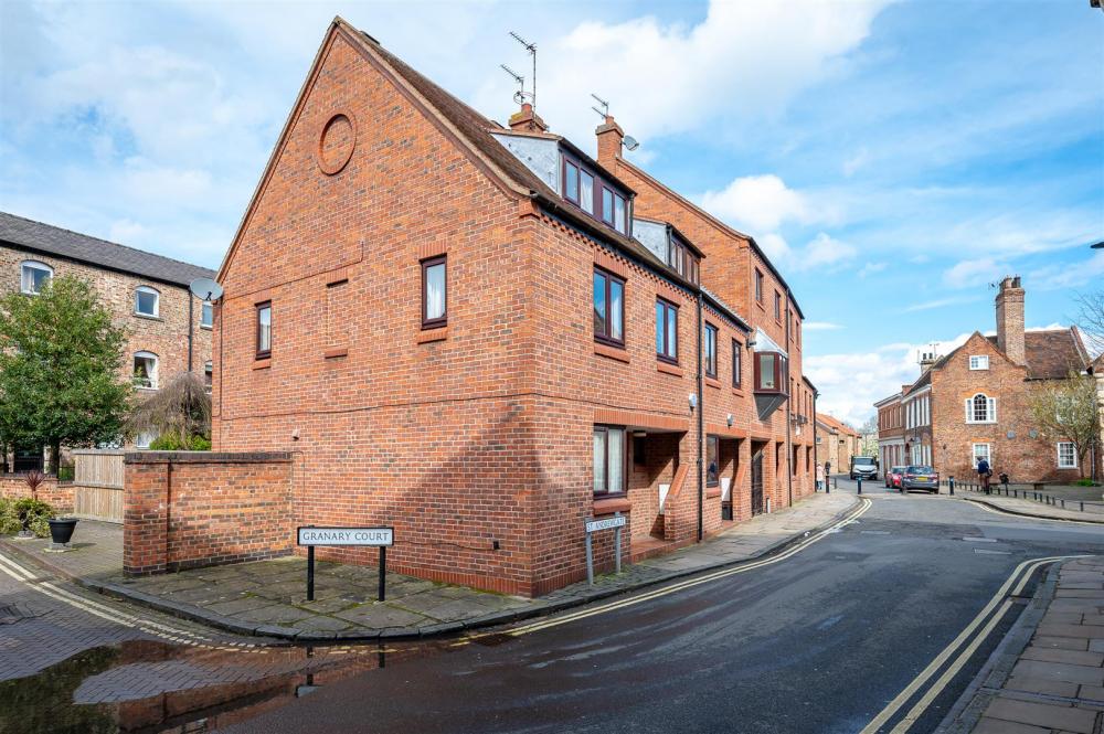 St Andrewgate York Yo1 7br Estate Agent York